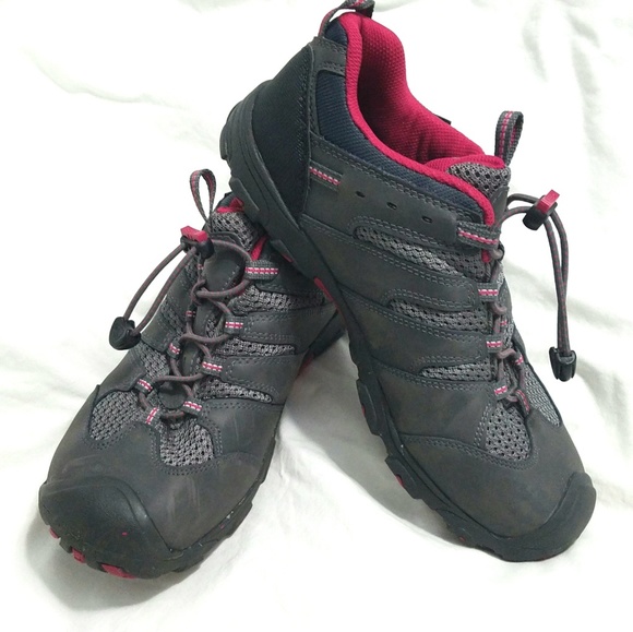 Keen Shoes - Like new size 6 Keen hiking shoe.